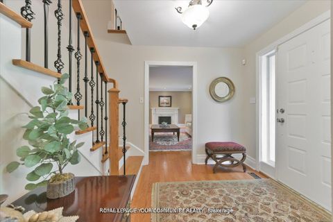 Photo 5 at 7 Skyview Lane, Aurora Estates, Aurora