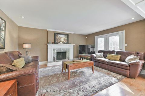 Photo 7 at 7 Skyview Lane, Aurora Estates, Aurora