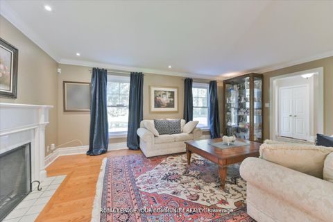 Photo 8 at 7 Skyview Lane, Aurora Estates, Aurora