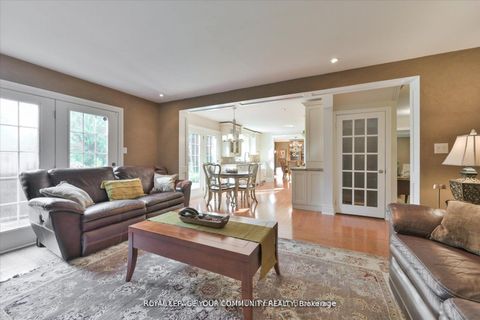 Photo 10 at 7 Skyview Lane, Aurora Estates, Aurora