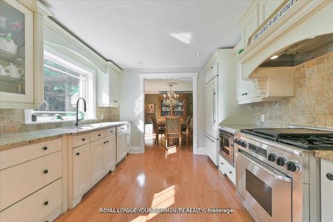 Photo 11 at 7 Skyview Lane, Aurora Estates, Aurora