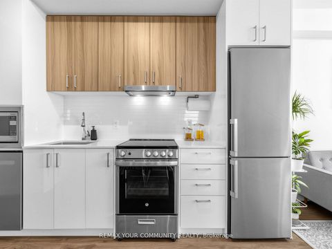 Photo 11 at 1510 - 30 Upper Mall Way, Brownridge, Vaughan