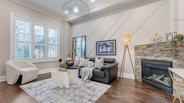 Photo 1 at 275 Sunset Beach Road, Oak Ridges Lake Wilcox, Richmond Hill