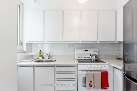 Photo 11 at 203 - 575 Avenue Road, St. Clair, Toronto