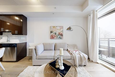 Photo 6 at 307 - 75 North Park Road S, Beverley Glen, Vaughan