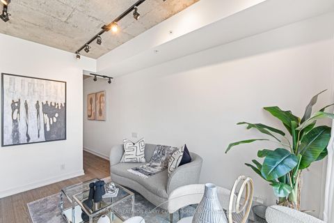 Photo 3 at 904 - 39 Brant Street, Waterfront Communities C1, Toronto