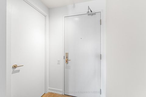 Photo 9 at 904 - 39 Brant Street, Waterfront Communities C1, Toronto