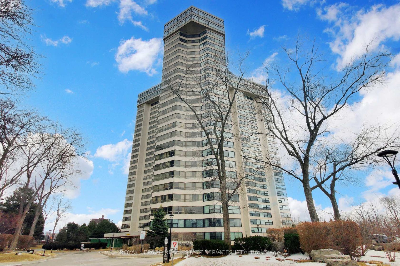 1005 - 1300 Bloor Street, Applewood, Mississauga 