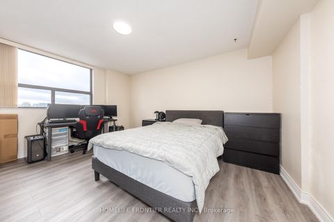 Photo 10 at 608 - 10 Tangreen Crescent, Newtonbrook West, Toronto