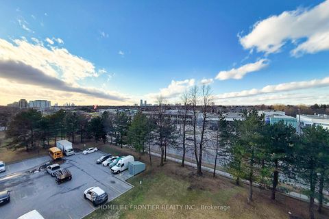 Photo 12 at 608 - 10 Tangreen Crescent, Newtonbrook West, Toronto