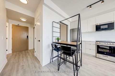 Photo 7 at 904 - 2369 Danforth Avenue, Danforth, Toronto