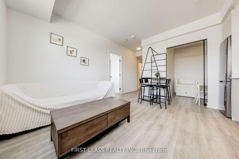Photo 10 at 904 - 2369 Danforth Avenue, Danforth, Toronto