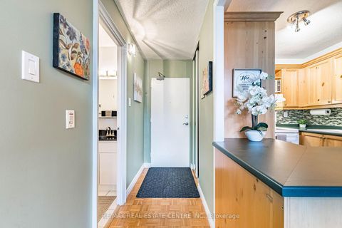 Photo 11 at Ph4/604 - 3625 Lakeshore Boulevard, Long Branch, Toronto