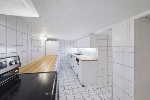 Photo 40 at 95 Pemberton Road, North Richvale, Richmond Hill