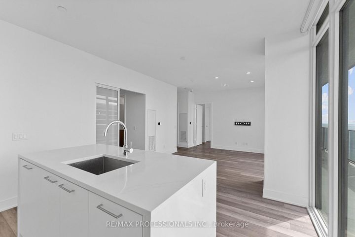 Photo 13 at 5406 - 70 Annie Craig Drive, Mimico, Toronto