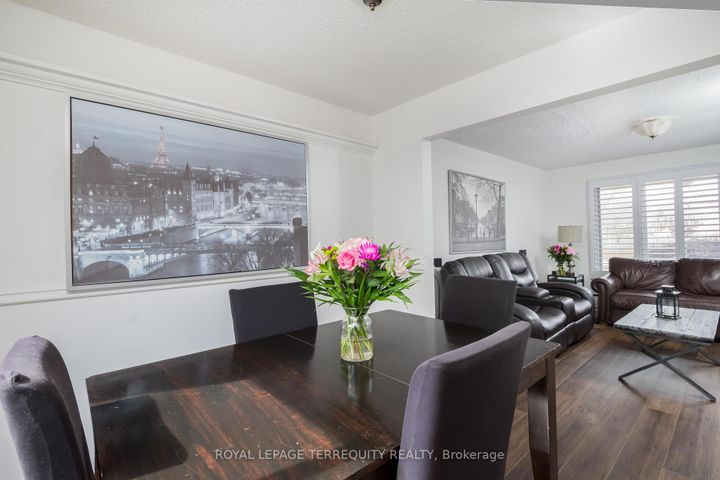 Photo 10 at 630 Sultana Square, Amberlea, Pickering