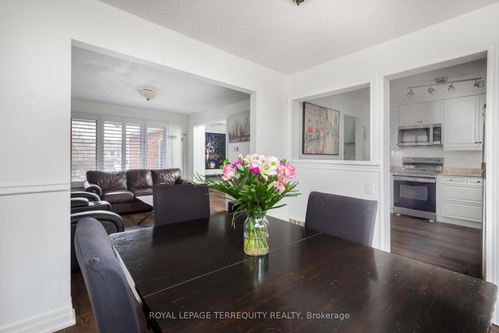 Photo 11 at 630 Sultana Square, Amberlea, Pickering