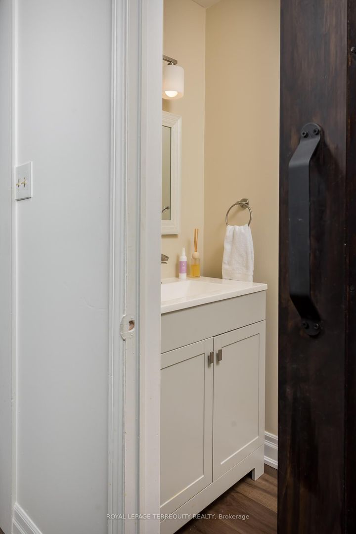 Photo 17 at 630 Sultana Square, Amberlea, Pickering