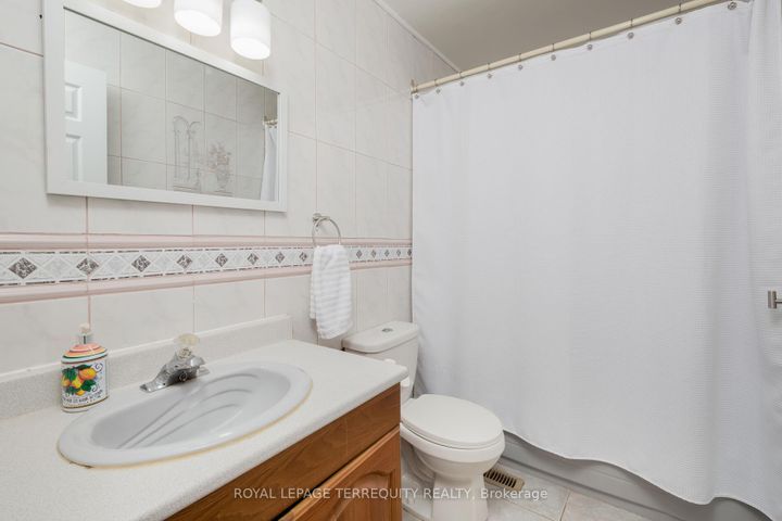 Photo 23 at 630 Sultana Square, Amberlea, Pickering