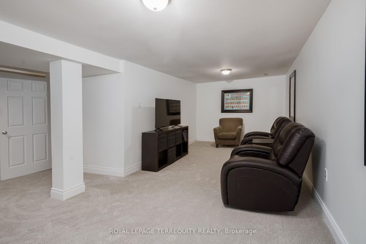 Photo 29 at 630 Sultana Square, Amberlea, Pickering