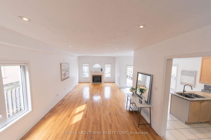 Photo 3 at 2457 Hilda Drive, JC Joshua Creek, Oakville