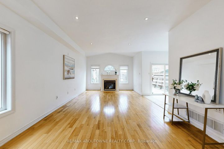 Photo 5 at 2457 Hilda Drive, JC Joshua Creek, Oakville