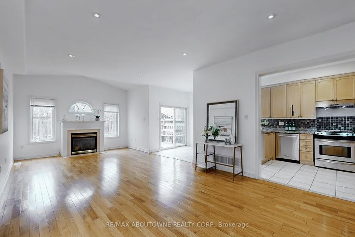 Photo 6 at 2457 Hilda Drive, JC Joshua Creek, Oakville