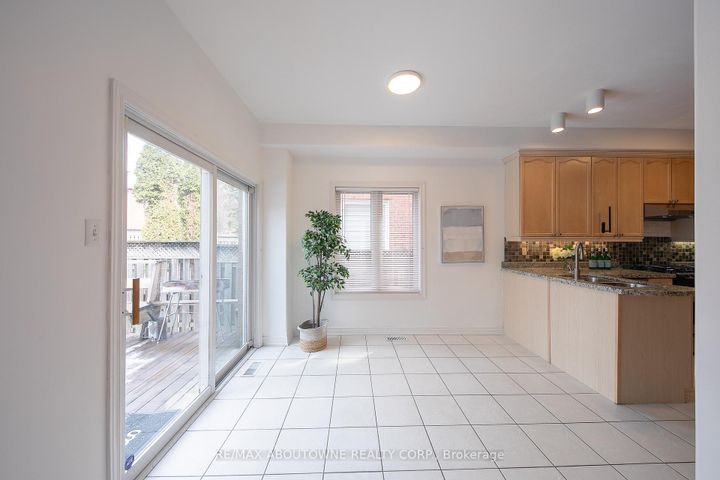 Photo 10 at 2457 Hilda Drive, JC Joshua Creek, Oakville