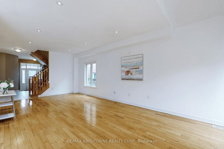 Photo 12 at 2457 Hilda Drive, JC Joshua Creek, Oakville