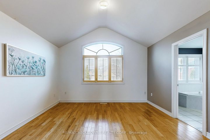 Photo 17 at 2457 Hilda Drive, JC Joshua Creek, Oakville