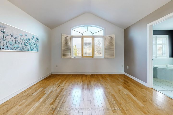 Photo 18 at 2457 Hilda Drive, JC Joshua Creek, Oakville