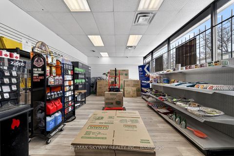 Photo 5 at 1463 Davenport Road, Junction, Toronto