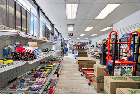 Photo 6 at 1463 Davenport Road, Junction, Toronto