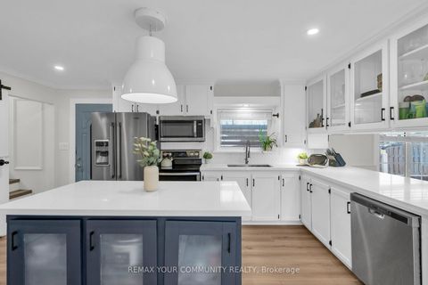 Photo 16 at 20 Farley Circle, Historic Lakeshore Communities, Georgina