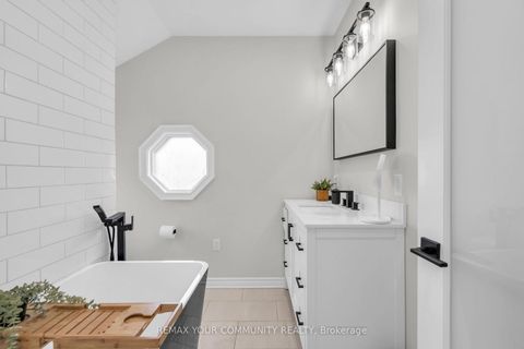 Photo 29 at 20 Farley Circle, Historic Lakeshore Communities, Georgina