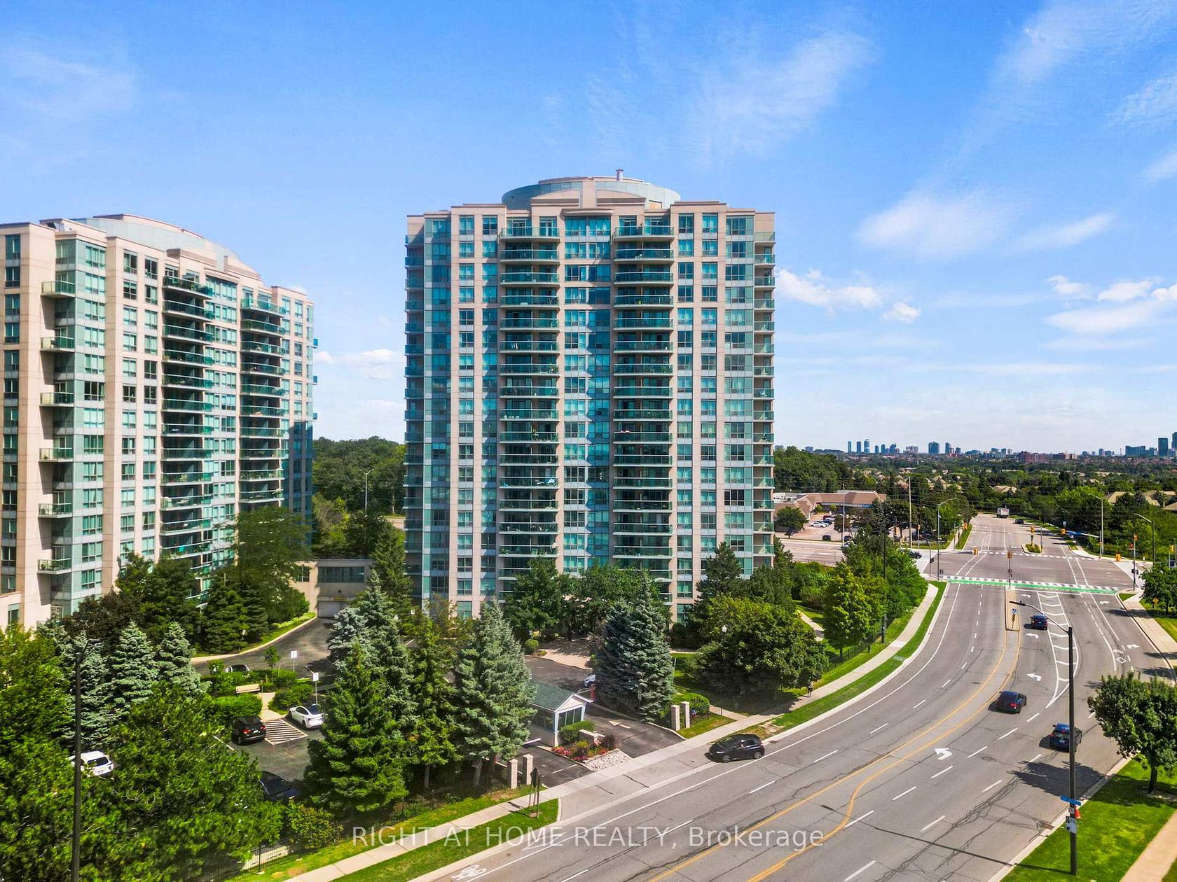 1611 - 2545 Erin Centre Boulevard, Central Erin Mills, Mississauga 
