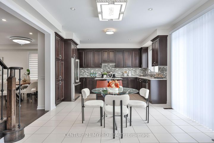 Photo 16 at 72 Belfry Drive, Bradford, Bradford West Gwillimbury