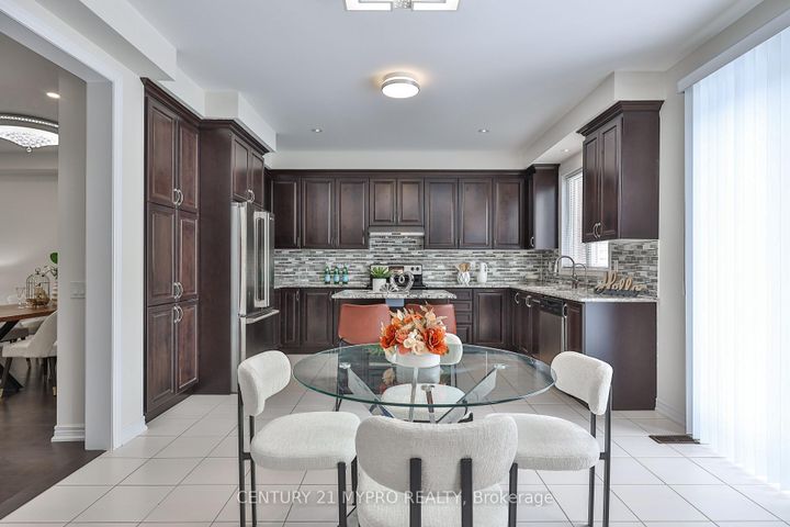 Photo 17 at 72 Belfry Drive, Bradford, Bradford West Gwillimbury