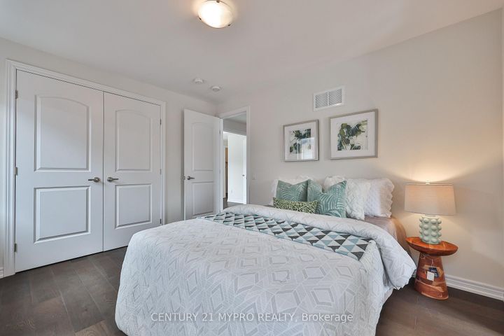 Photo 30 at 72 Belfry Drive, Bradford, Bradford West Gwillimbury