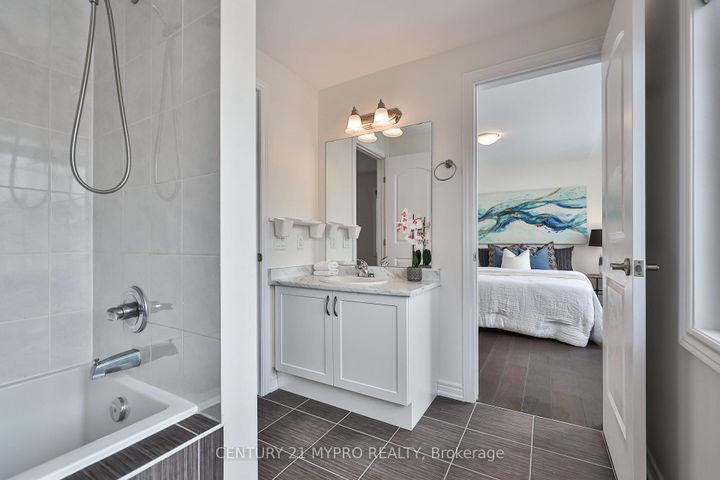 Photo 32 at 72 Belfry Drive, Bradford, Bradford West Gwillimbury