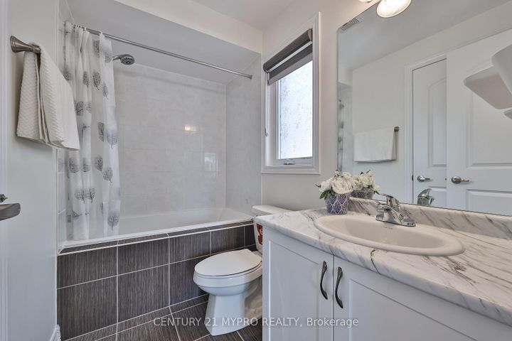 Photo 40 at 72 Belfry Drive, Bradford, Bradford West Gwillimbury