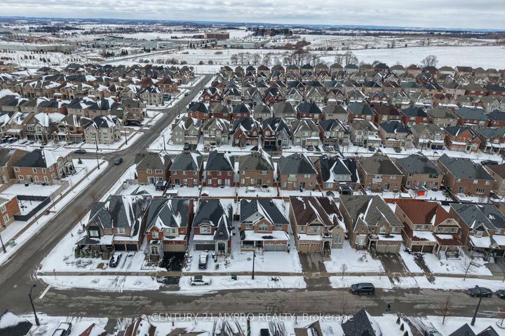 Photo 46 at 72 Belfry Drive, Bradford, Bradford West Gwillimbury