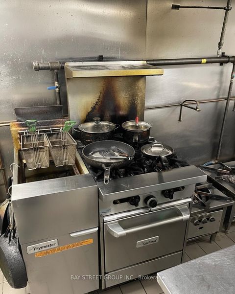 Photo 4 at 650 Yonge Street, Bay Street Corridor, Toronto