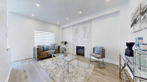 Photo 4 at 22 Bostock Drive, Keswick South, Georgina