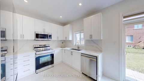 Photo 10 at 22 Bostock Drive, Keswick South, Georgina