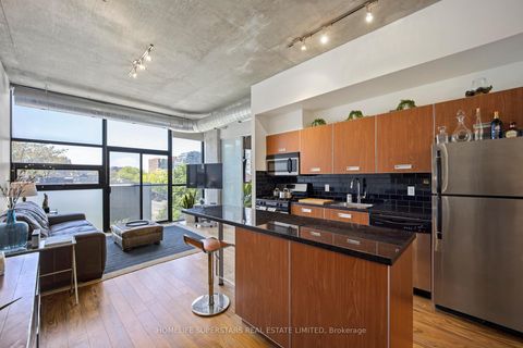 Photo 2 at 303 - 60 Bathurst Street, Niagara, Toronto