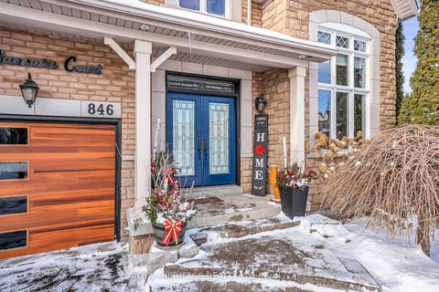 Photo 2 at 846 Hanmore Court, Pinecrest, Oshawa