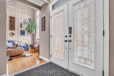 Photo 3 at 846 Hanmore Court, Pinecrest, Oshawa