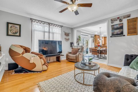 Photo 15 at 846 Hanmore Court, Pinecrest, Oshawa