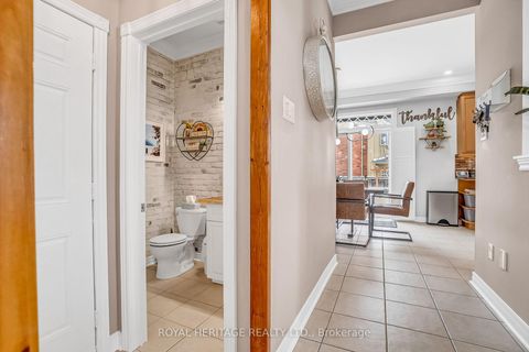 Photo 16 at 846 Hanmore Court, Pinecrest, Oshawa
